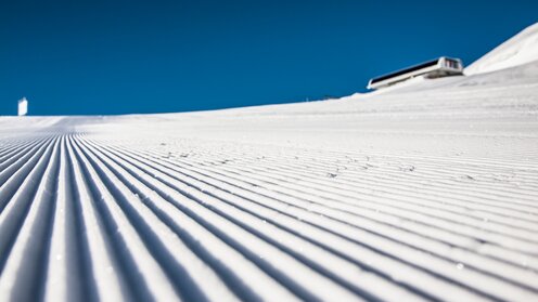 frisch präparierte Skipiste am Arlberg