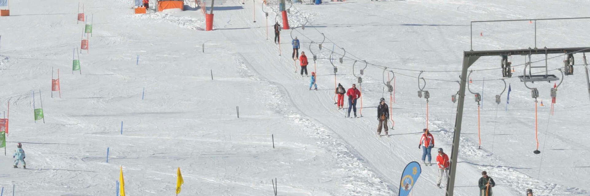 Children skiing at the Flühenlift in Lech