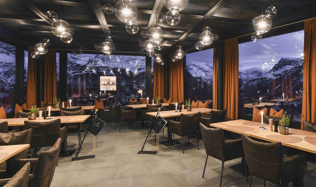 Whisky tasting at the Schlegelkopf restaurant in Lech am Arlberg