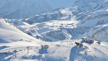 Salober mountain with view towards Oberlech