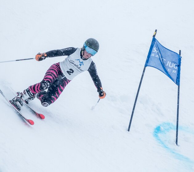 Skiers on the Salober ski race course in Warth-Schröcken